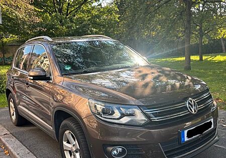 VW Tiguan Volkswagen 2.0 TSI DSG 4MOTION Sport & Style Spo...