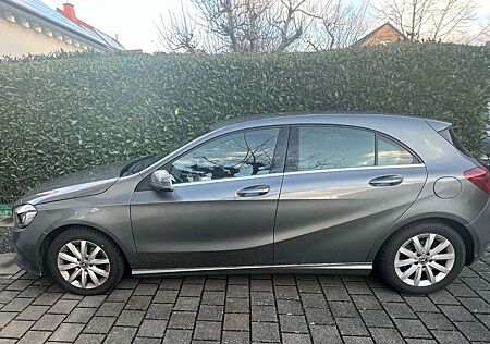 Mercedes-Benz A 160 Style LED Navi PTS