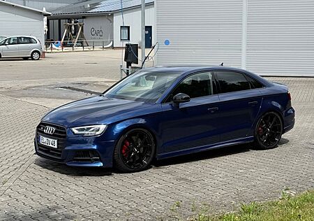 Audi S3 TFSI S tronic quattro -