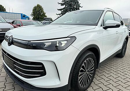 VW Tiguan Volkswagen 1.5eTSI Elegance IQ.AHK 360°Navi Alu18´