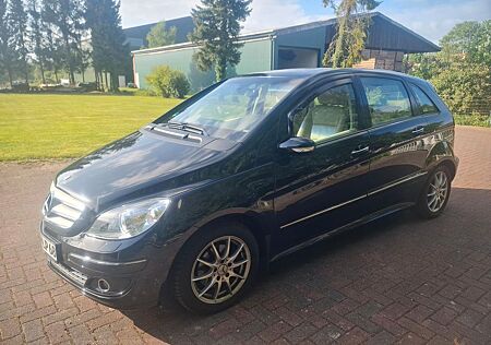 Mercedes-Benz B 200 CDI -