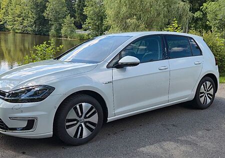VW Golf Volkswagen e- e-