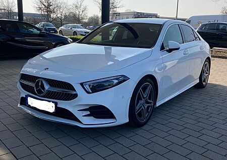 Mercedes-Benz A 220 d AMG MBEAM Burmester Limo