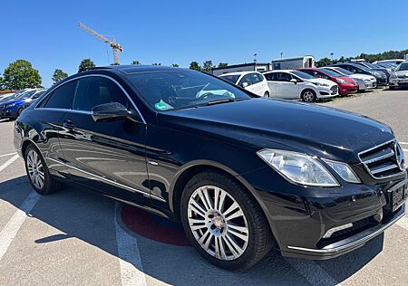 Mercedes-Benz E 250 Coupe CGI BlueEfficiency/Klima/Panorama/