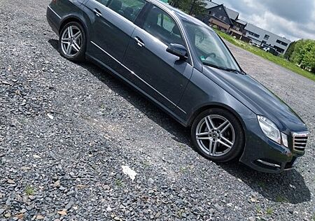 Mercedes-Benz E 220 CDI BlueEFFICIENCY AVANTGARDE AVANTGARDE