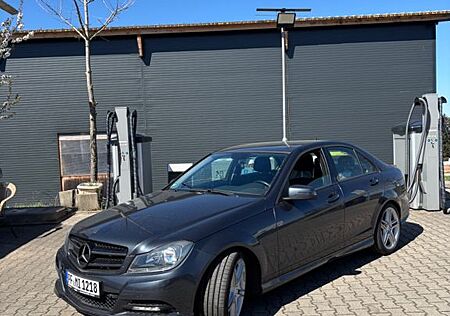 Mercedes-Benz C 180 AMG Line