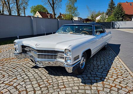Cadillac Deville