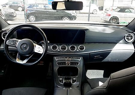 Mercedes-Benz E 300 AMG-line*Alcantara*Cockpit*360°Cam*St-Heiz