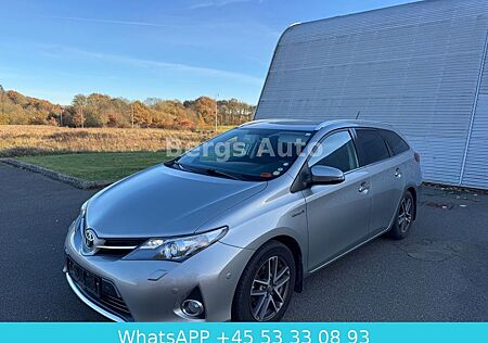 Toyota Auris Touring 1,8 hyb.|KAM.|ALU.|PDC.|#2862