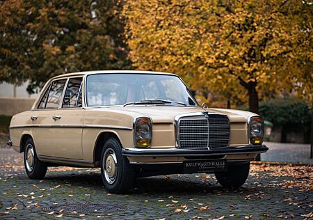 Mercedes-Benz 220 W115 *Ahorngelb*Erstlack*ungeschweiß*Note 1*