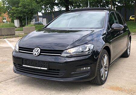 VW Golf Volkswagen VII Lim.2,0TDI Cup Panor+Top Zustand+1-Hand