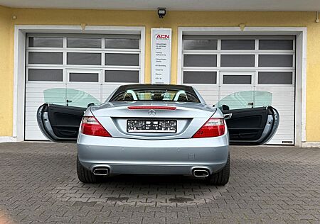 Mercedes-Benz SLK 200 BlueEfficiency Lückenlos Scheckheft!