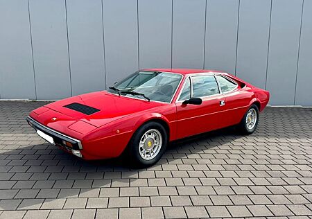 Ferrari Dino GT4 V8 2.0 14000 km