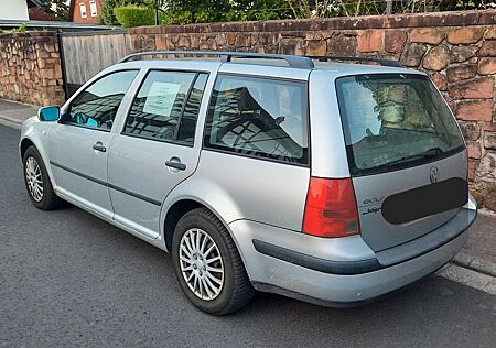 VW Golf Volkswagen 1.6 Variant "Edition" mit AHK und TÜV 03/26