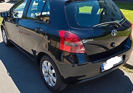 Toyota Yaris 1,0-l-VVT-i Team Team