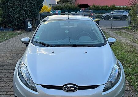 Ford Fiesta Top Zustand- Scheckheftgepflegt- TÜV neu