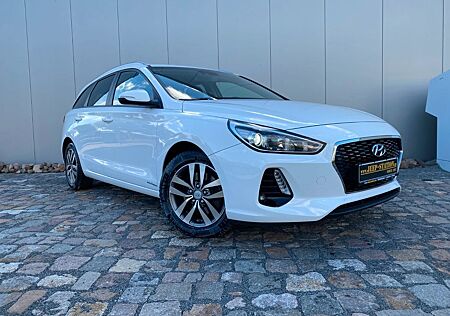 Hyundai i30 gebraucht kaufen Hyundai i30 CW KOMBI PASSION+ DAB NAVI KLIMA SHZ/LENKRHZ