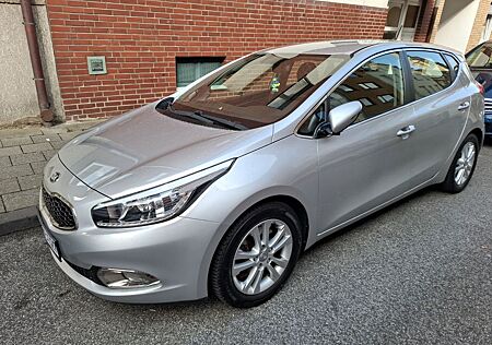 Kia Cee'd / Ceed 1.6 CRDi Vision Vision