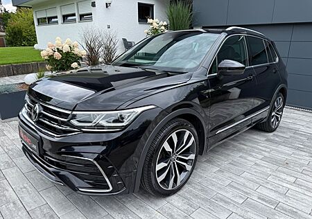VW Tiguan Volkswagen R-Line 4M ActiveDsp Kamera 20" Pano LED