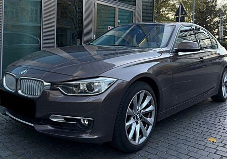 BMW 320 Baureihe 3 Lim. i Automatik*Leder*Navi*