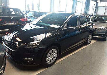 Skoda Fabia Selection DSG Klima LED Kamera Apple Carpl