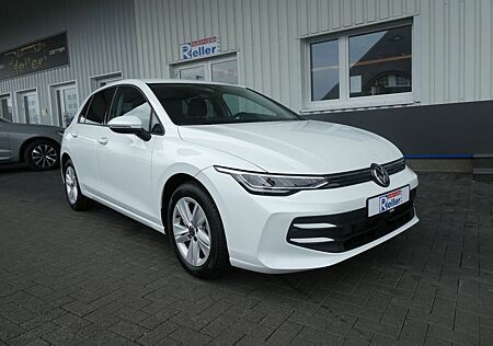 VW Golf Volkswagen VIII Lim. 1.5 TSI 110 kW Life
