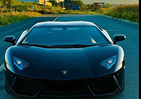 Lamborghini Aventador LP 700-4 - Scheckheft bei Lamborghini