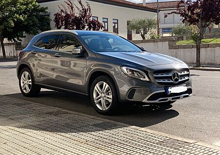 Mercedes-Benz GLA 220 d 4M Urban+Pano+LED+AHK+Totw+EHeck+RFK+