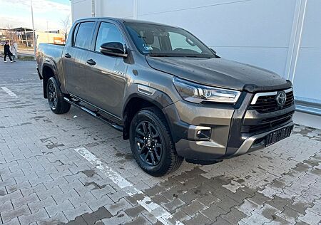 Toyota Hilux Invincible 2,8 Automatik