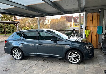 Seat Leon ST 2.0 TDI 110kW Xcellence DSG AHK + Pano