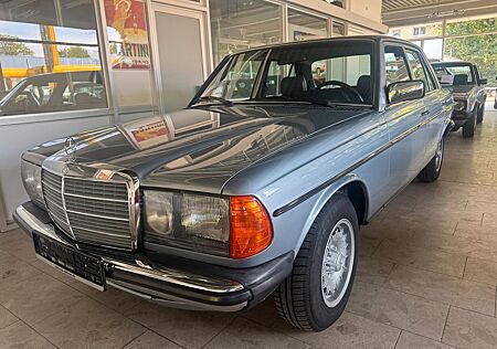 Mercedes-Benz 200 wunderschöner rostfreier Top-Zustand