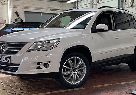 VW Tiguan Volkswagen 2.0 TSI Automatik 4MOTION Track & Fie...