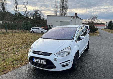 Ford S-Max 2,2 TDCi 147kW DPF Titanium Titanium