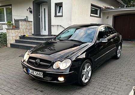 Mercedes-Benz CLK 270 CDI AVANTGARDE* AMG* AUTM.* LEDER* TÜV