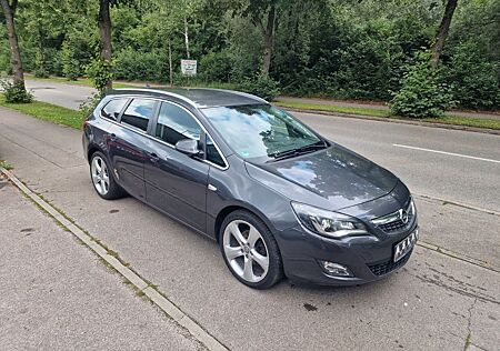 Opel Astra J Sports Tourer Innovation*LEDER*XEON*NAVI
