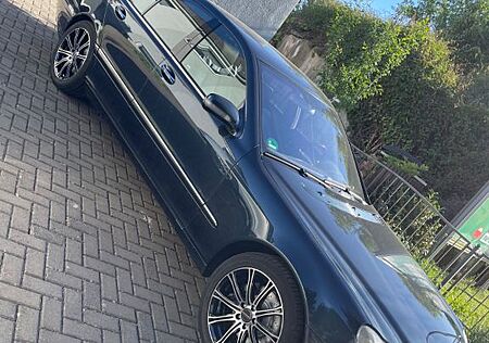 Mercedes-Benz S 500 -