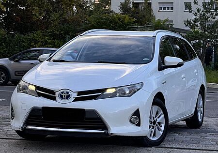 Toyota Auris Touring Sports Hybride Automatik