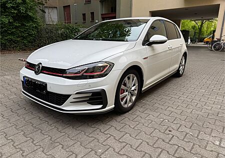 VW Golf Volkswagen 2.0 TSI GTI Performance