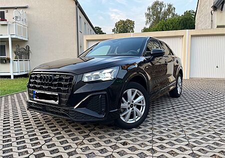 Audi Q2 35 TFSI S tronic S line int. S line ext.