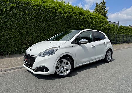Peugeot 208 Style / Panorama/ Klimaa/ EU6