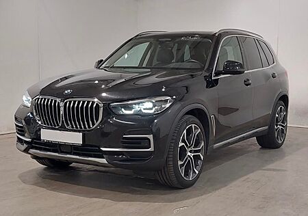 BMW X5 xDrive30d xLine PANO HUD STHZ LUFT AHK 7-Sitz
