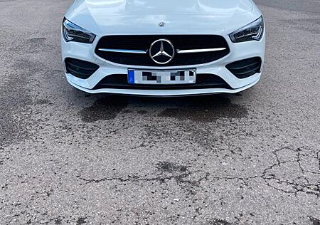 Mercedes-Benz CLA 200 Shooting Brake CLA 200 d