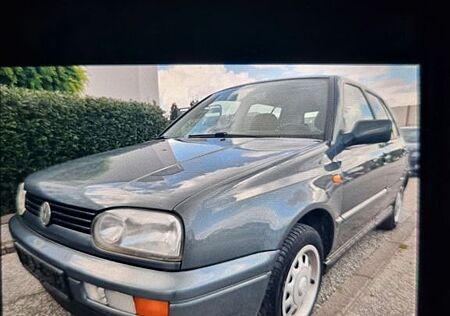VW Golf Volkswagen 1.8 GL Auto GL