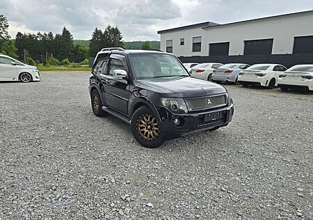 Mitsubishi Pajero Rostfrei AHK 3,5t Japanimport Video V87W