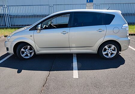 Toyota Corolla Verso 2.2-l-D-4D , 7 Sitz/AHK/Klima