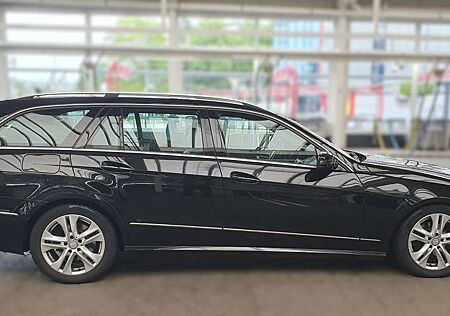 Mercedes-Benz E 220 CDI T AVANTGARDE