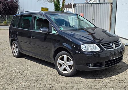 VW Touran Volkswagen Highline AHK SHZ Tempomat