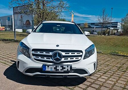 Mercedes-Benz GLA 200 d