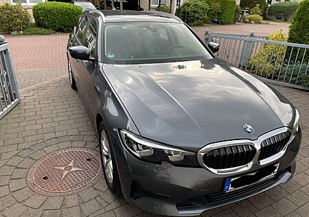 BMW 320e Touring Plug-in-Hybrid Benzin