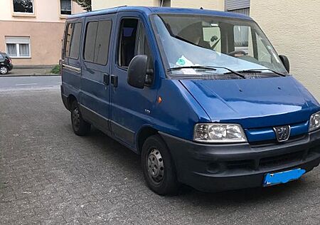 Peugeot Boxer 2.2 HDi | 9-Sitzer / Transporter |